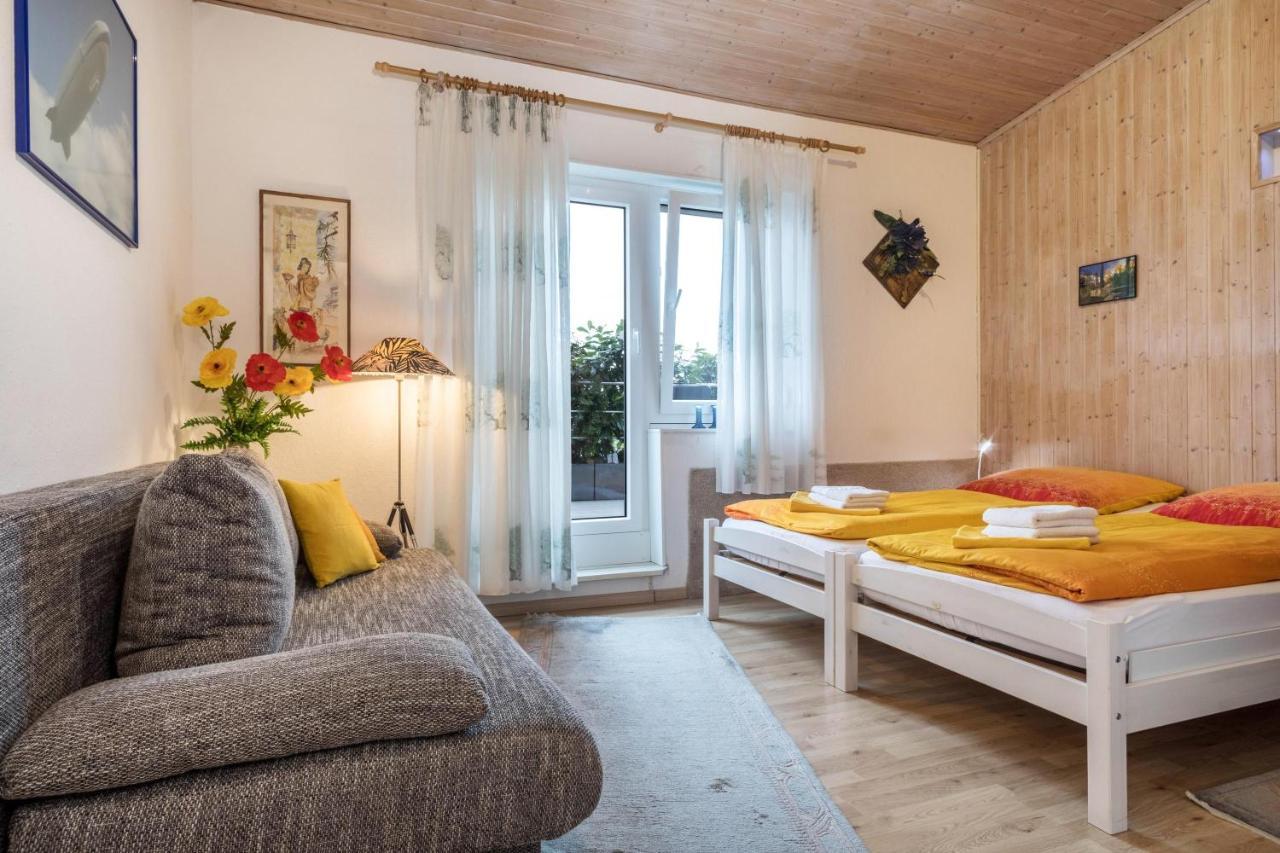 B Und E Roeck Apartment *